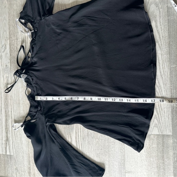 NWT Lovers & Friends Black Off-Shoulder Halter Top XS - Picture 11 of 12